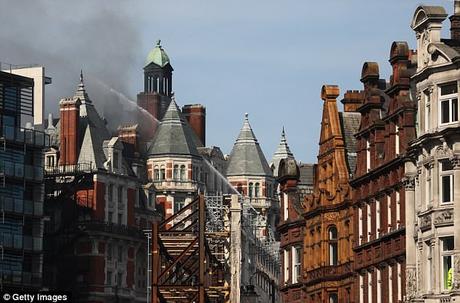 smoke bellowed off Mandarin Orient Hotel, Central London