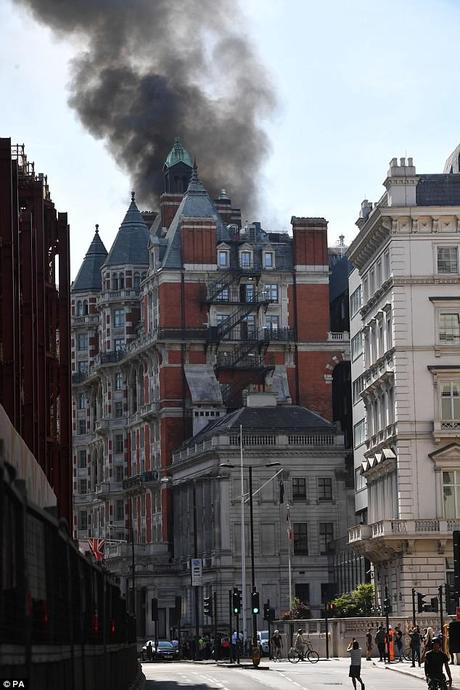 smoke bellowed off Mandarin Orient Hotel, Central London