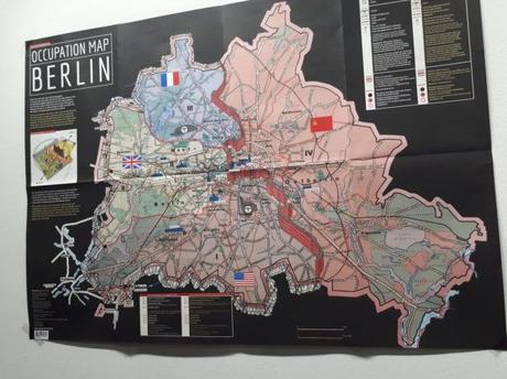 World Borders: Crossing the Former Berlin Wall from East Germany (DDR) into West Germany (FROG) World Borders: Crossing the Former Berlin Wall from East Germany (DDR) into West Germany (FROG)