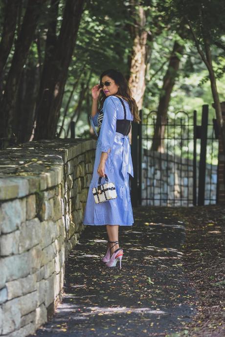 Seersucker dress, fashion blogger, stripes dress, vested, crop top layering outfit. street style, ray ban sunglasses. aldo sporty heels, box clutch bag, myriad musings Seersucker dress, fashion blogger, stripes dress, vested, crop top layering outfit. street style, ray ban sunglasses. aldo sporty heels, box clutch bag, myriad musings