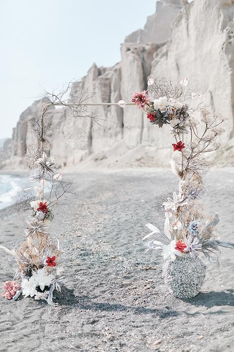 White coral styled shoot in Santorini white-coral-styled-shoot-santorini-_07