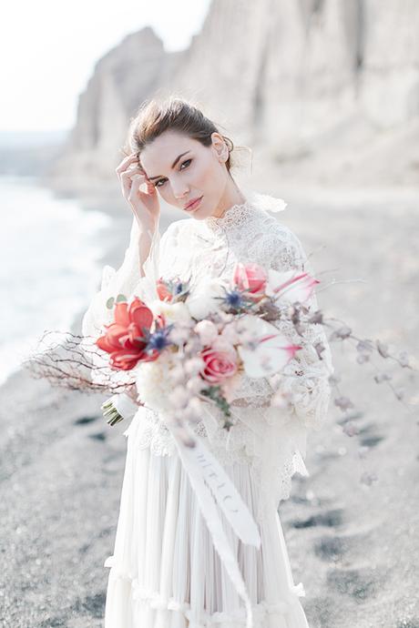 White coral styled shoot in Santorini white-coral-styled-shoot-santorini-_09