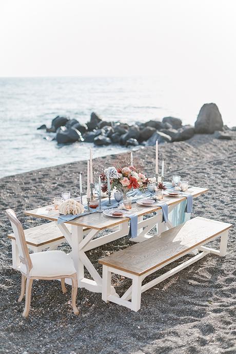 White coral styled shoot in Santorini white-coral-styled-shoot-santorini-_12