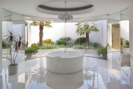 Palm Springs Modernist Paradise Round Tub