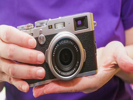 4 Mind Blowing Compact Cameras Best Used While Traveling! lazada voucher