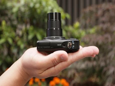 4 Mind Blowing Compact Cameras Best Used While Traveling! lazada voucher