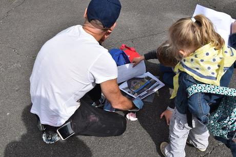 Résidence d'artiste à l'Ecole Communale d'Eprave à Rochefort. Peinture des murs de la cour de récréation par Ben Heine pour et avec les élèves... Work in progress!