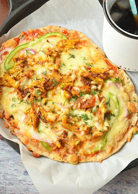 Naan Pizza Recipe (Garlic Naan Grilled Chicken Pizza)