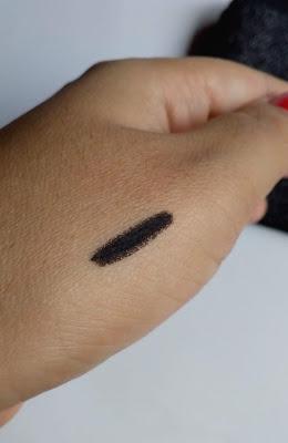 Gala of London Midnight Kajal Classic + Long Stay Lip Color Review, Swatches and FOTD