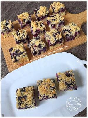 Blueberry Crumble  Cake