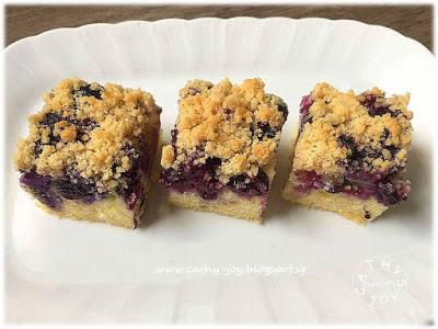 Blueberry Crumble  Cake