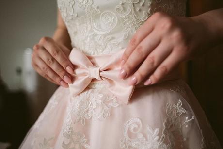 How to Tastefully Accessorize on Your Wedding Day
