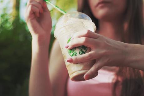 starbucks-plastic-straw