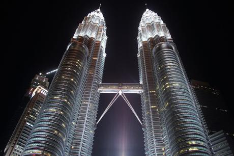 An Affordable Travel Guide For Backpacking Malaysia!