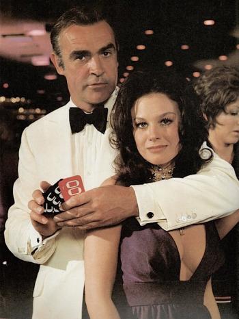 Bond’s White Dinner Jacket in Diamonds are Forever Bond’s White Dinner Jacket in Diamonds are Forever