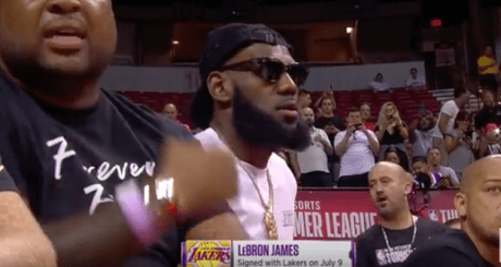 LeBron James gets standing ovation at Lakers summer league game