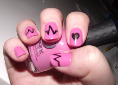 notd: heart beat nail art