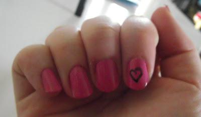 notd: heart beat nail art