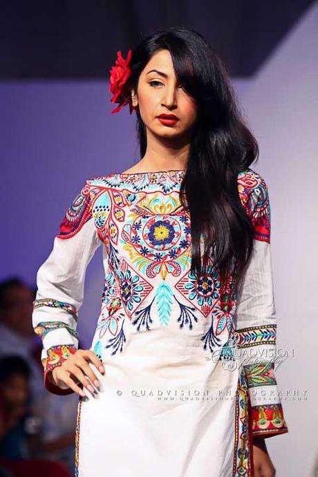 Lawn-Vaneeza V Summer Collection 2012 Complete Catalogue-Conspicuous Prints