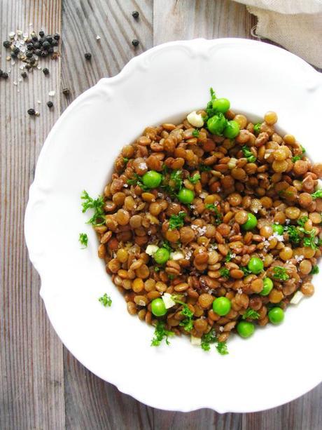 Garlicky Brown Lentils Salad with Parsley Leaves