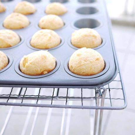 Pao de Queijo (Brazilian Cheese Bread)