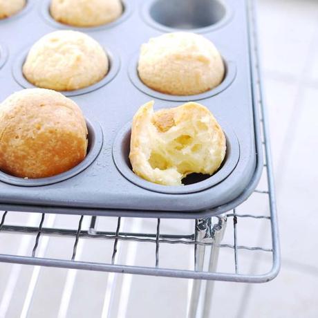 Pao de Queijo (Brazilian Cheese Bread)