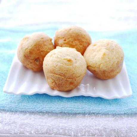 Pao de Queijo (Brazilian Cheese Bread)