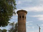 Bolo Hauz Minaret