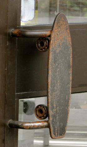 Skate board door handle 