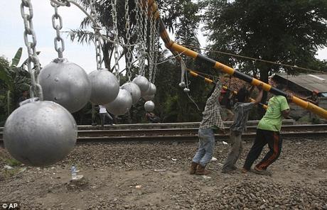 gory EMU train accident ~ could it have been averted ?!?
