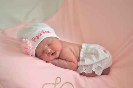 Cleveland blogger shares newborn photoshoot with Bella Baby Photography