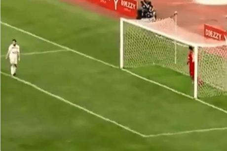 Worst Miss Ever In Football History? See What Happened Between Player And Goalkeeper.