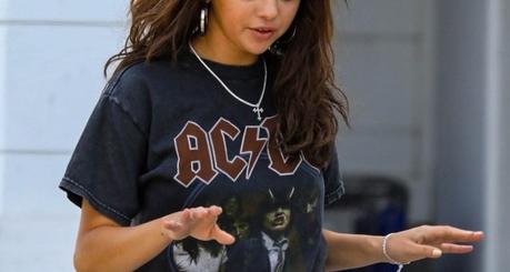 Celeb Get That: Selena Gomez AC/DC T-Shirt