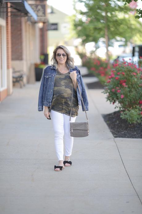Casual maternity outfit inspiration