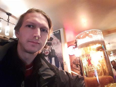 Northern Irishman on Tour: Poland to Frankfurt to Cheatzerland Berlin Night Out: Reminiscing