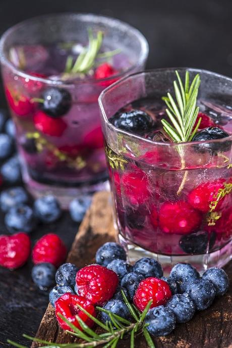 6 Herbal Drinks to Lose Weight Faster Blueberry Lavender Water