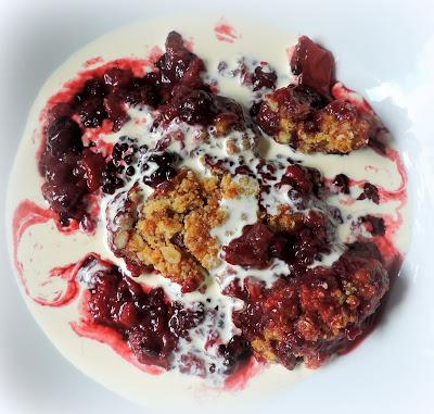 Bumbleberry & Almond Crumble