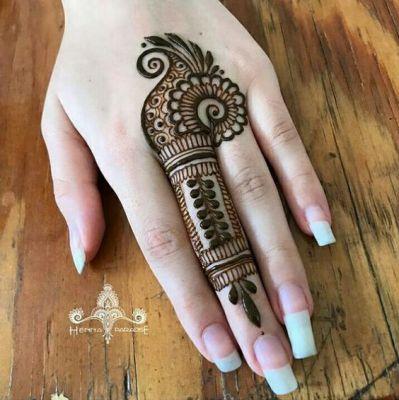 11 Simple, Quick & Latest Mehendi Design Images