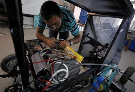 African Students Build Car That Runs On Air (See Photos)