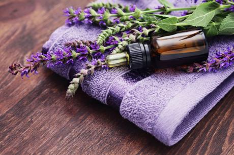 5 De-stressing Benefits of Lavender Oil!