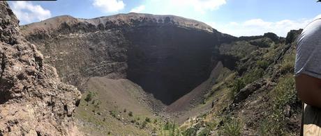 Travel Guide: Pomepii And Mount Vesuvius