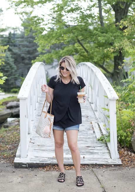 Cleveland blogger The Samantha Show shares tips for dressing your postpartum body. 