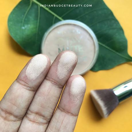 Rimmel London Stay Matte Pressed Powder (004 Sandstorm) Review Rimmel London Stay Matte Pressed Powder (004 Sandstorm) Review