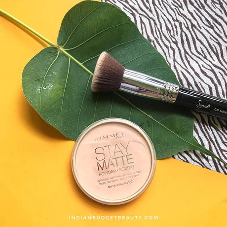 Rimmel London Stay Matte Pressed Powder (004 Sandstorm) Review Rimmel London Stay Matte Pressed Powder (004 Sandstorm) Review