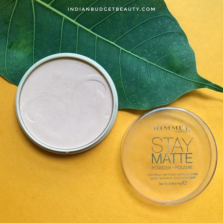 Rimmel London Stay Matte Pressed Powder (004 Sandstorm) Review Rimmel London Stay Matte Pressed Powder (004 Sandstorm) Review