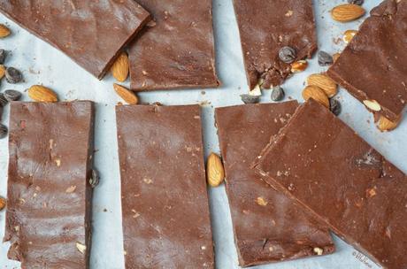 Copycat Mint Chocolate RXbars (paleo, no bake)