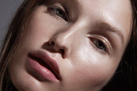 Everything You Need For A Dewy Makeup Look