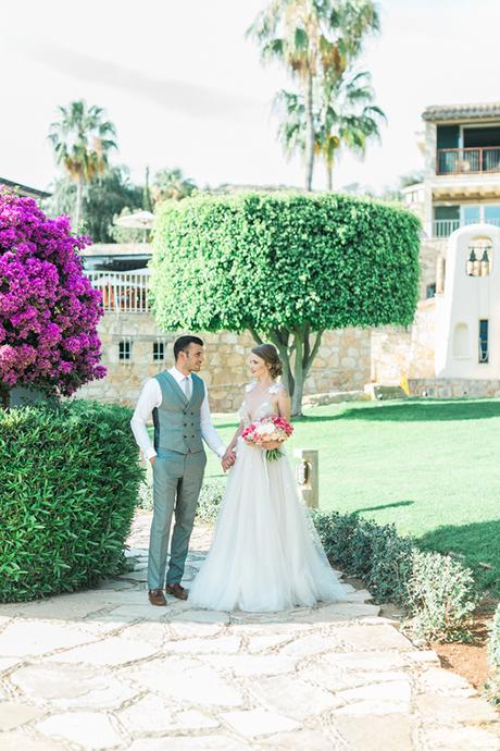 Gorgeous inspiration shoot with bright colours in Cyprus gorgeous-inspiration-shoot-bright-colours-cyprus_12x