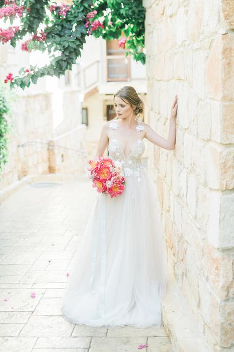 Gorgeous inspiration shoot with bright colours in Cyprus gorgeous-inspiration-shoot-bright-colours-cyprus_11x