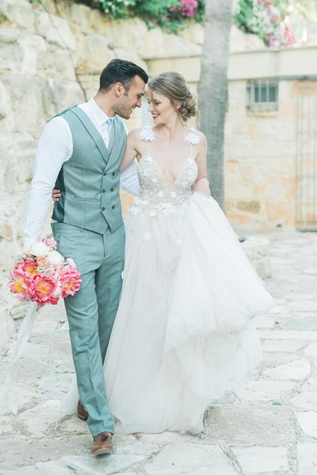 Gorgeous inspiration shoot with bright colours in Cyprus gorgeous-inspiration-shoot-bright-colours-cyprus_13